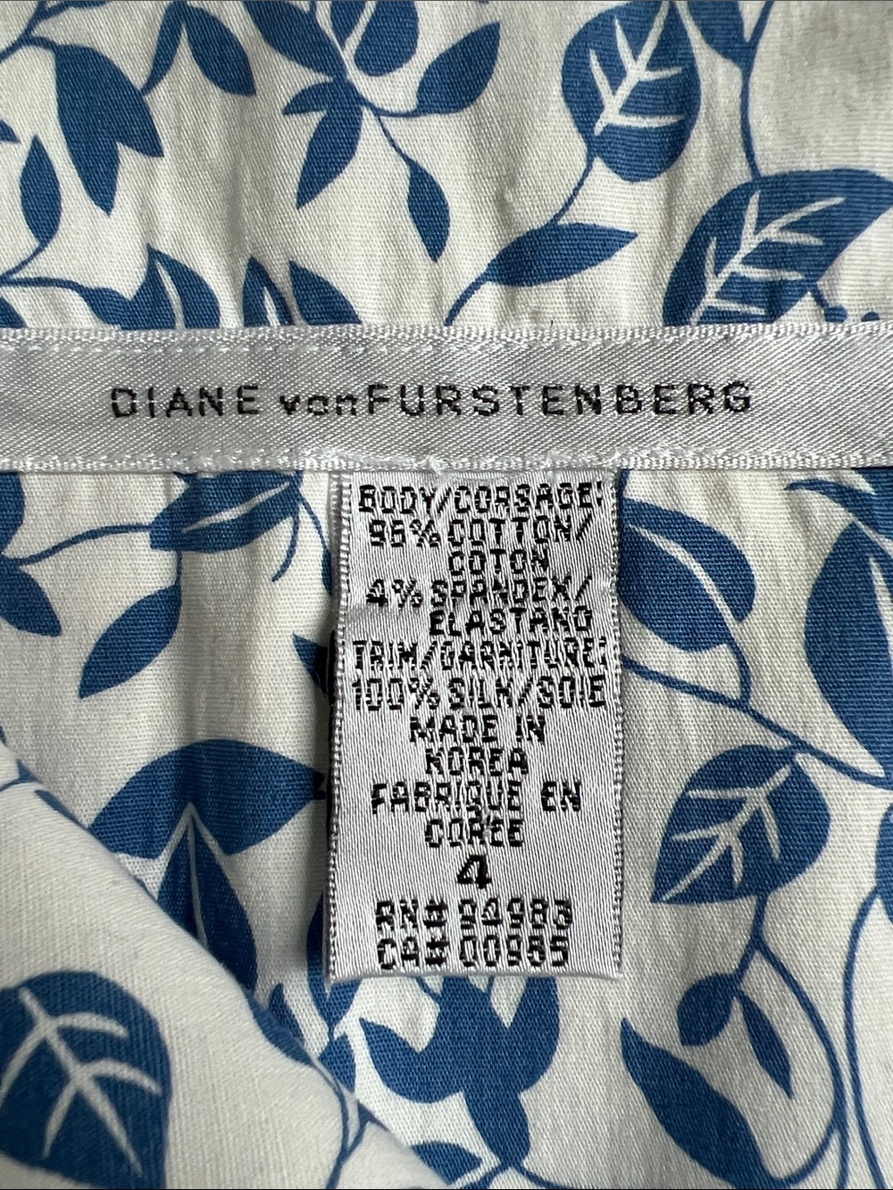 DVF Blue and white Dainty print mini skirt front kick pleat contour waist Aline - Picture 9 of 14